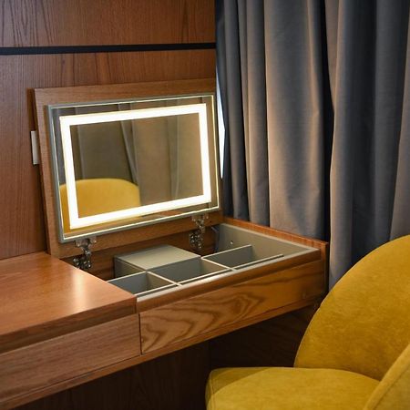 The Wilson Tirana Hotel Bagian luar foto