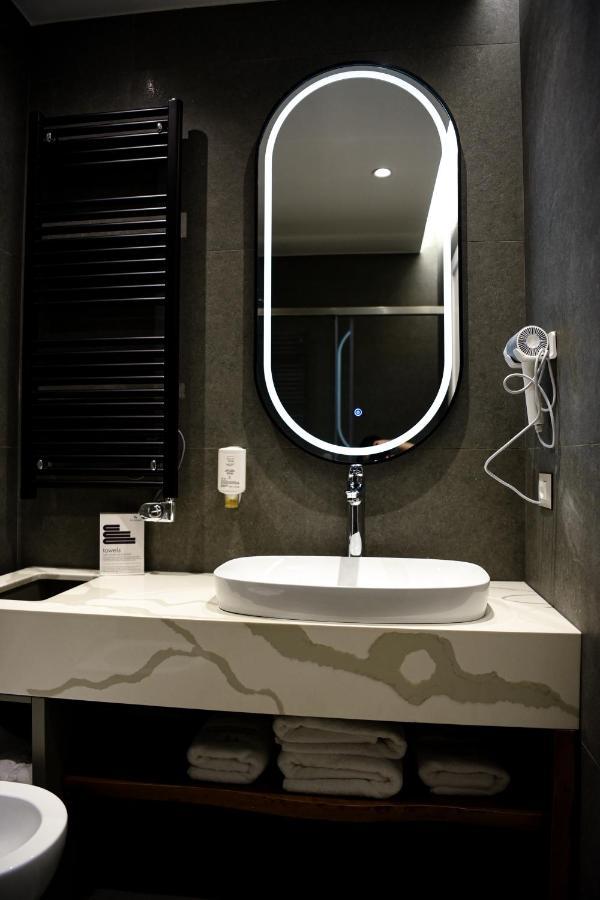 The Wilson Tirana Hotel Bagian luar foto