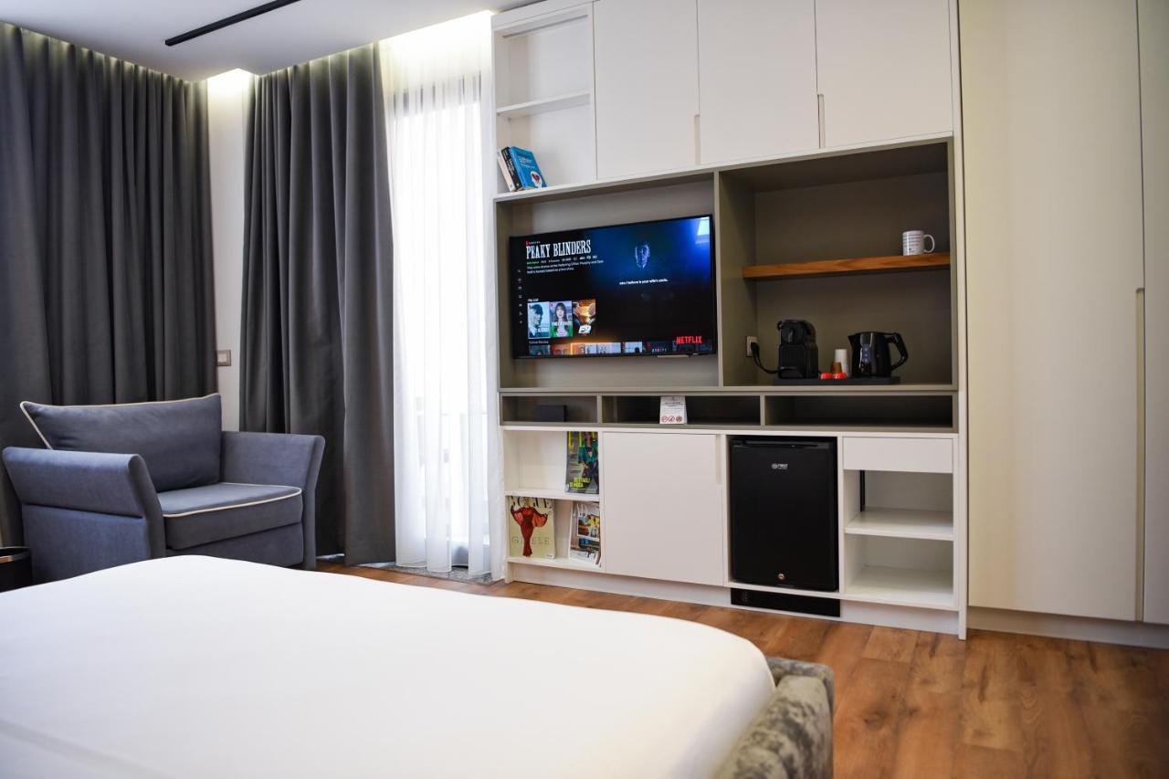 The Wilson Tirana Hotel Bagian luar foto