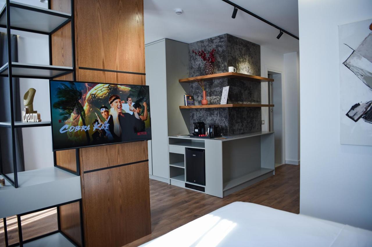 The Wilson Tirana Hotel Bagian luar foto