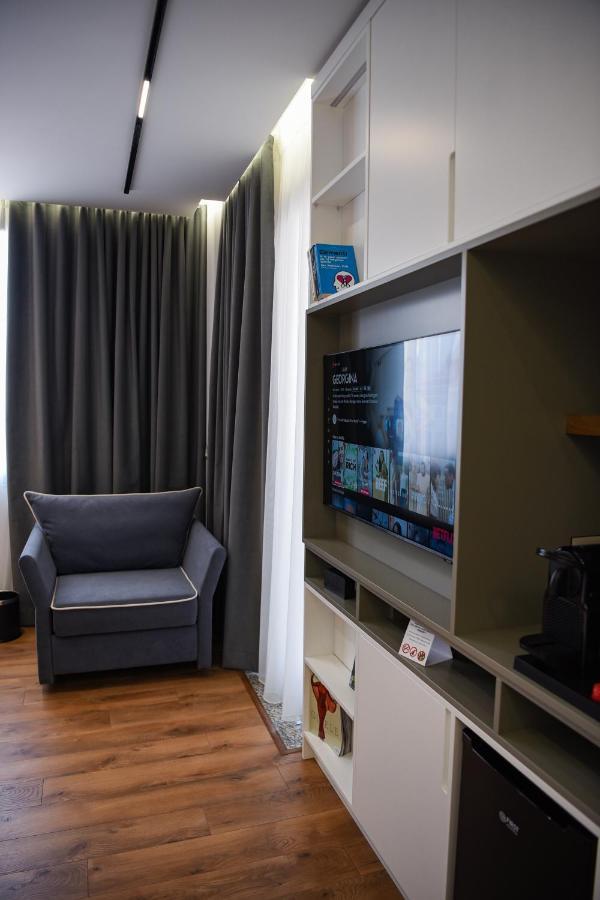 The Wilson Tirana Hotel Bagian luar foto